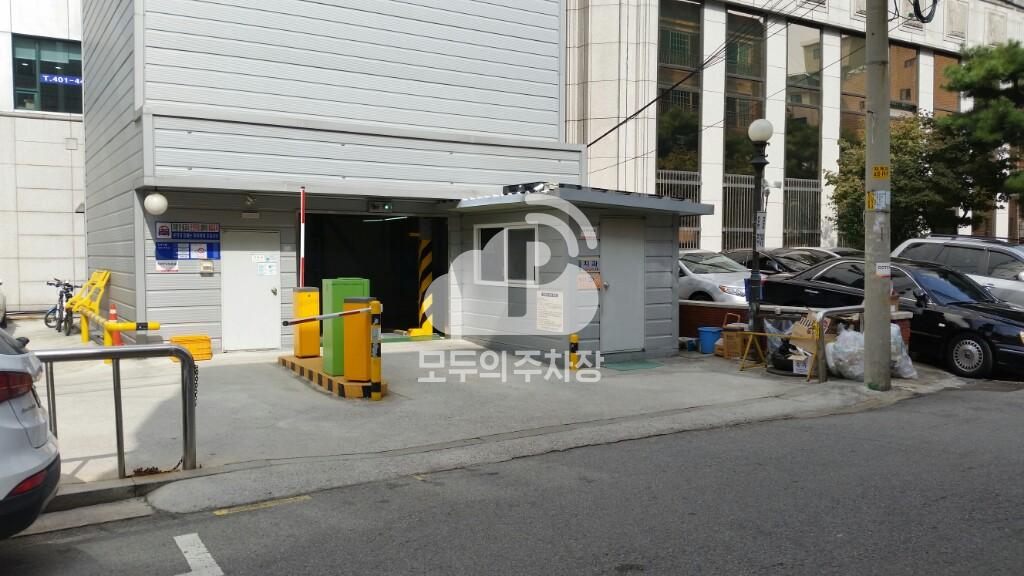 우전빌딩 주차장 이미지 1