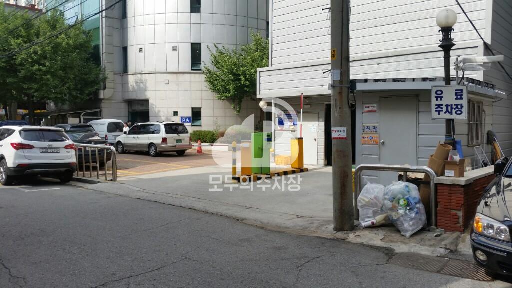 우전빌딩 주차장 이미지 2