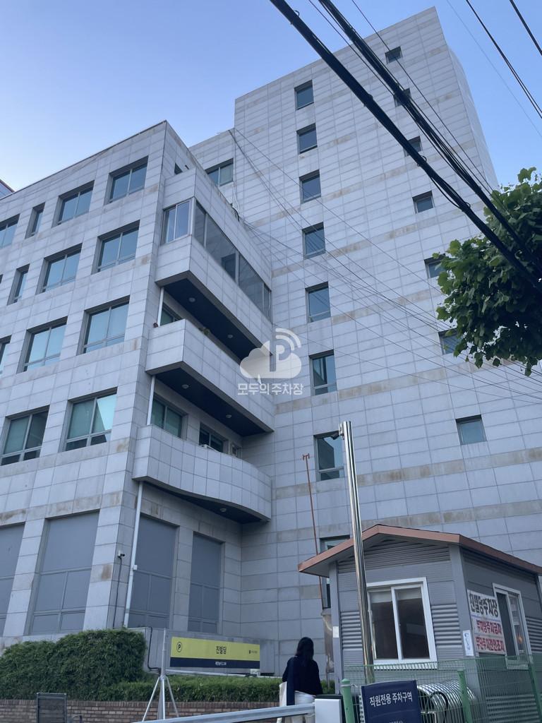 케이엠파크 수원진빌딩 주차장 이미지 1