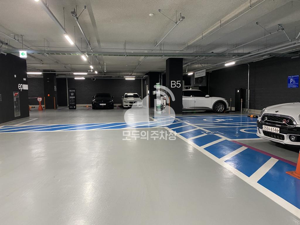 케이엠파크 에피소드강남262 주차장 이미지 2