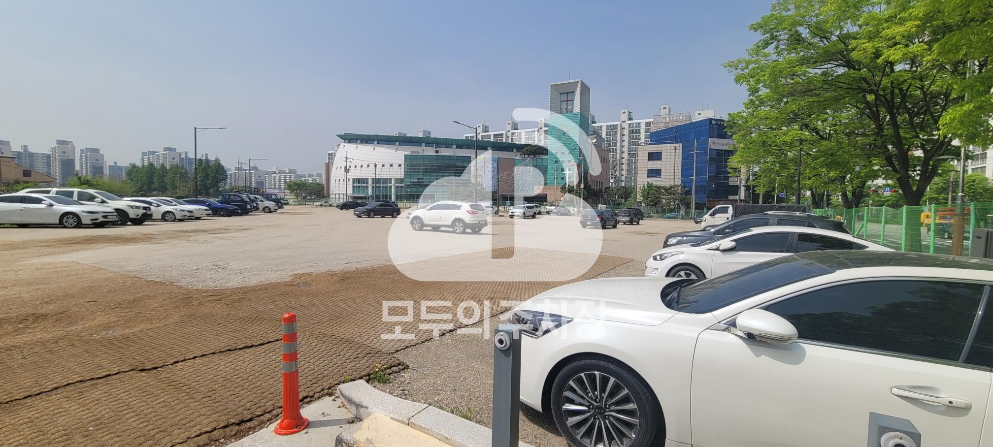 캠프마켓 공영 주차장 이미지 3