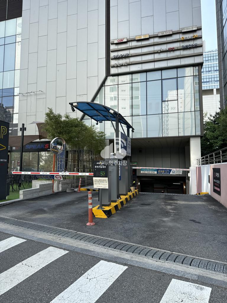 나이스파크 강서 더브리티시몰 주차장 이미지 3