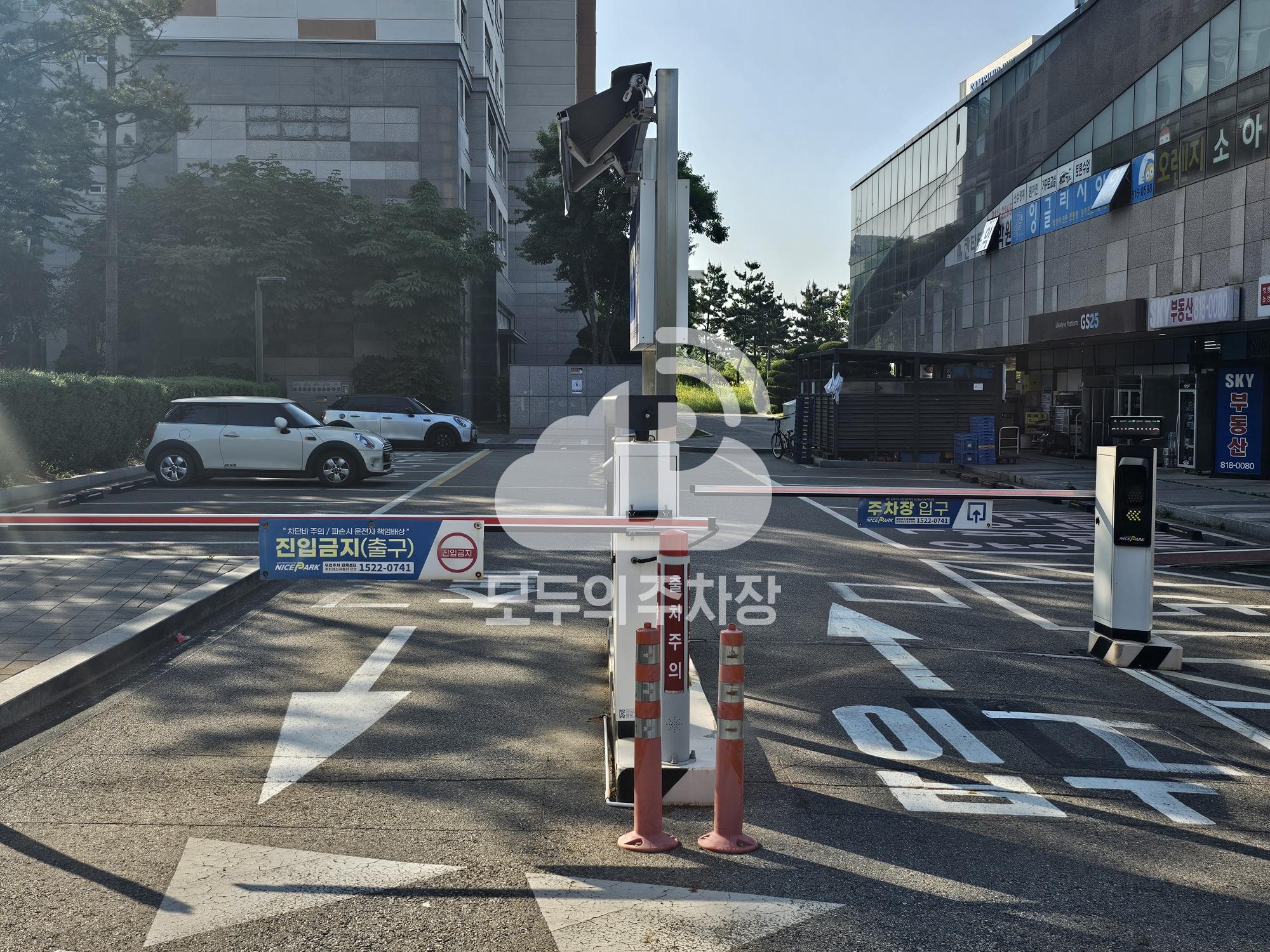 나이스파크 인천 송도에듀포레푸르지오상가 주차장 이미지 1