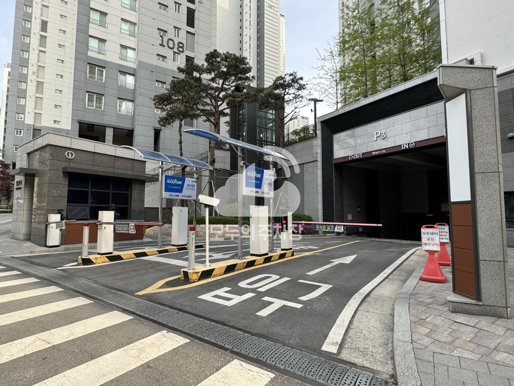 나이스파크 금천 롯데타워 오피스텔 주차장 이미지 2