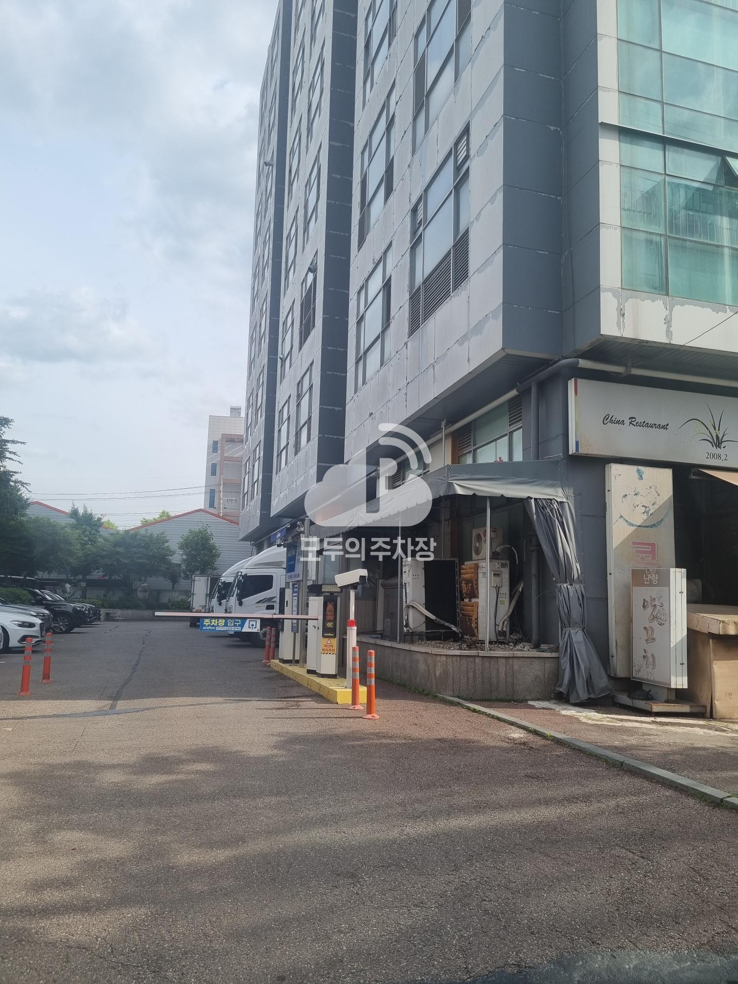 나이스파크 안양 명지이스페이스 주차장 이미지 1
