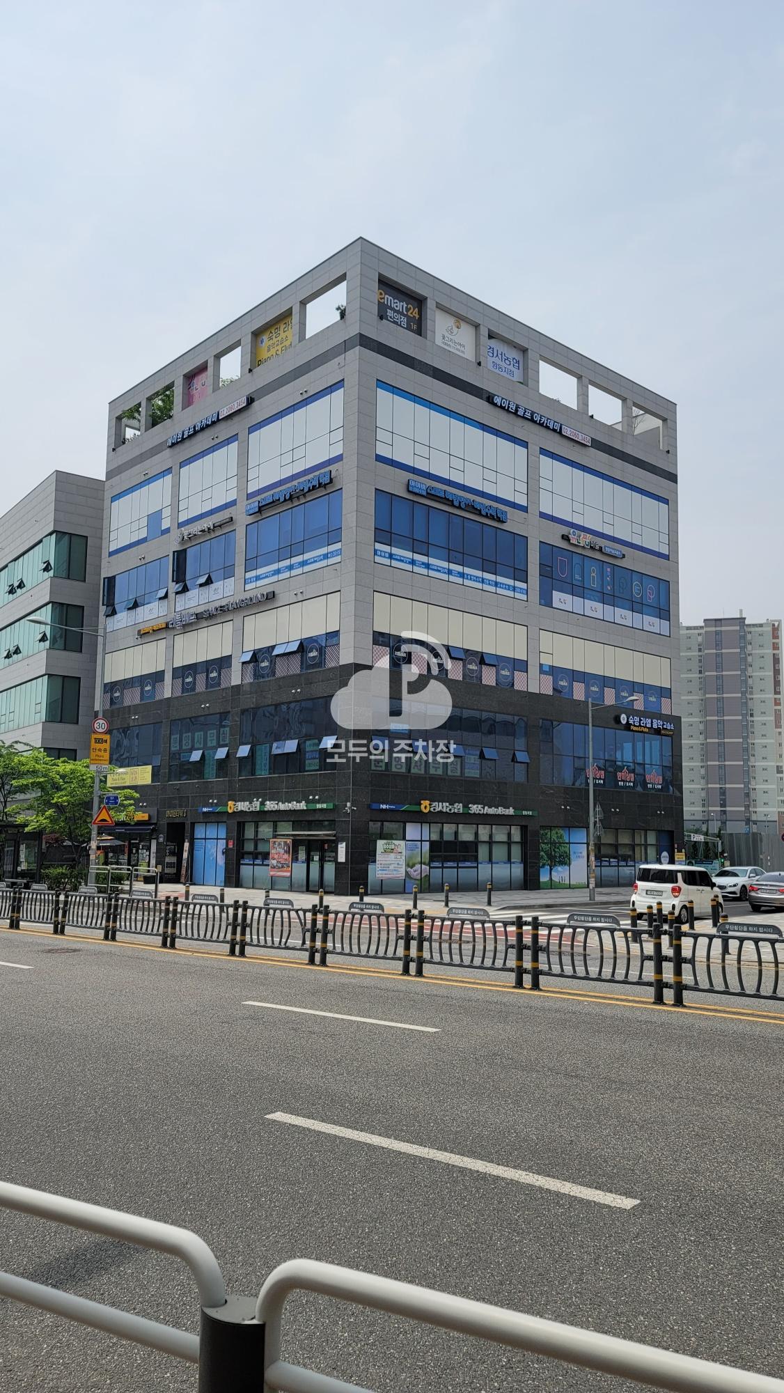 나이스파크 항동 아이온타워3 주차장 이미지 1