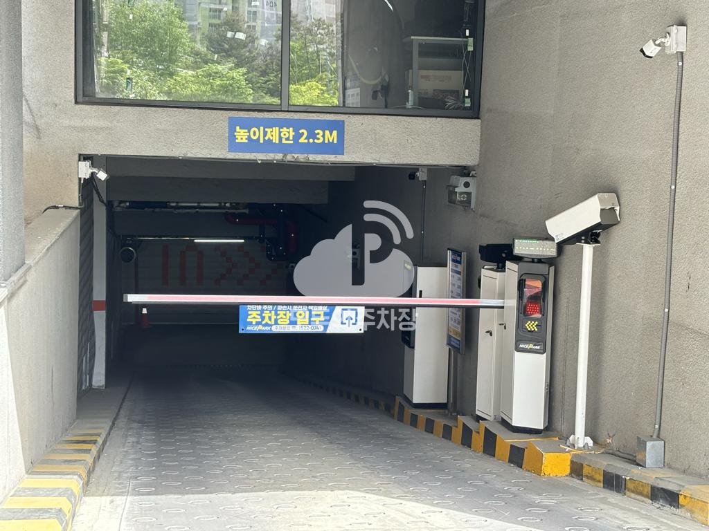 나이스파크 파주 봄2빌딩 주차장 이미지 1