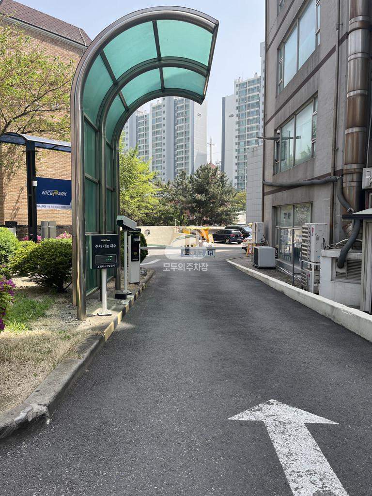 나이스파크 수원 파크프라자 주차장 이미지 1