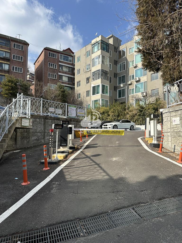 연희동 제2 공영 주차장 이미지 1