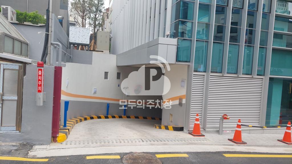 Tmap주차 화이트팜 지하 주차장 이미지 1