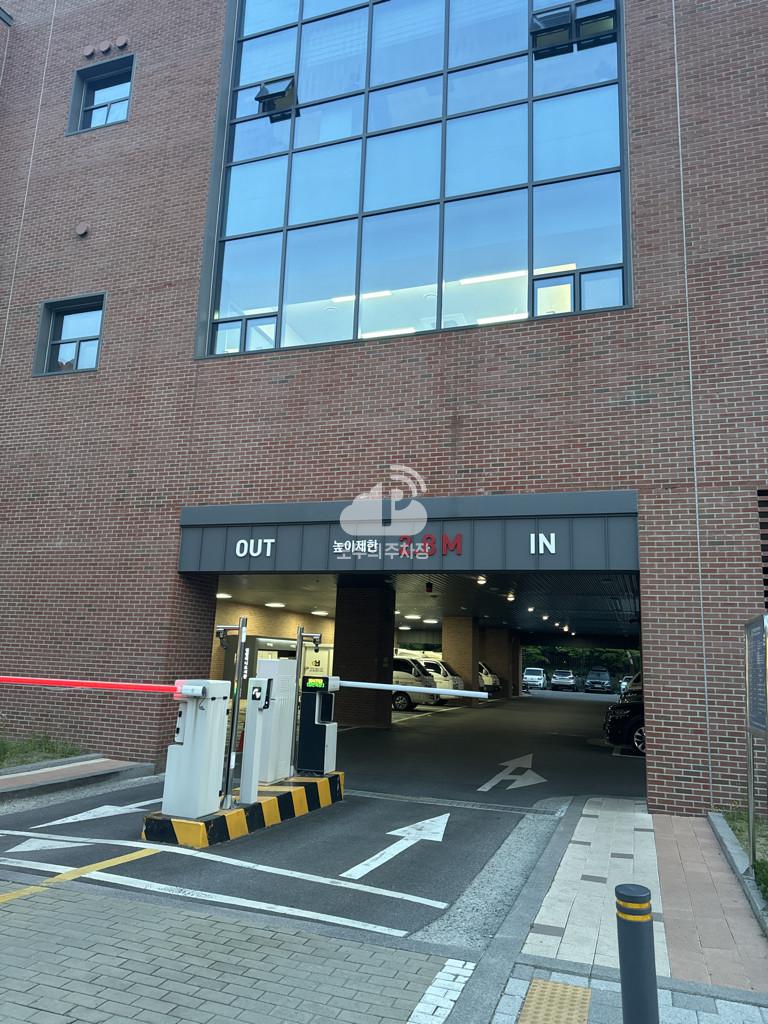별빛마루 도서관 주차장 이미지 2