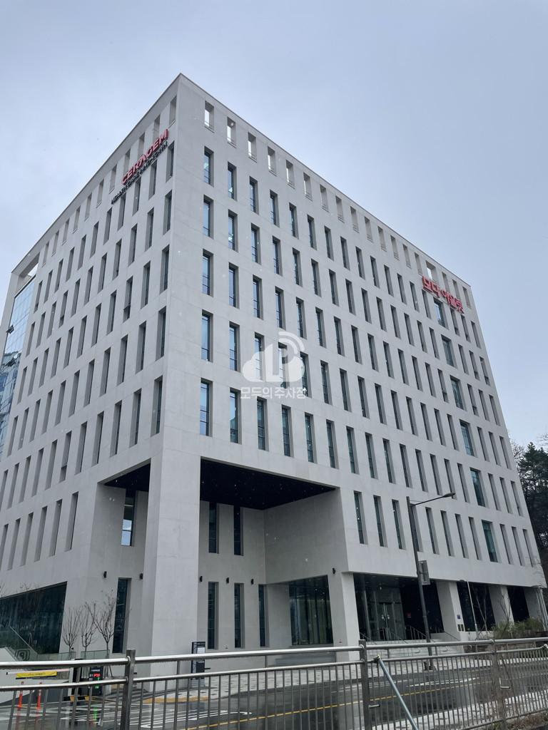 케이엠파크 모다이노칩빌딩 주차장 이미지 1