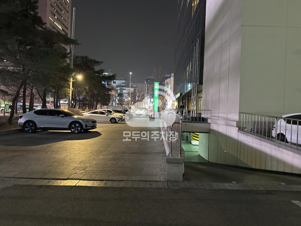 나이스파크 교원명동빌딩 주차장 이미지 3