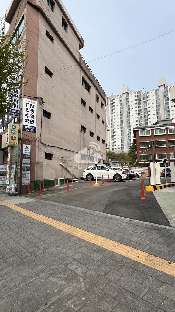 나이스파크 남진빌딩 주차장 이미지 2