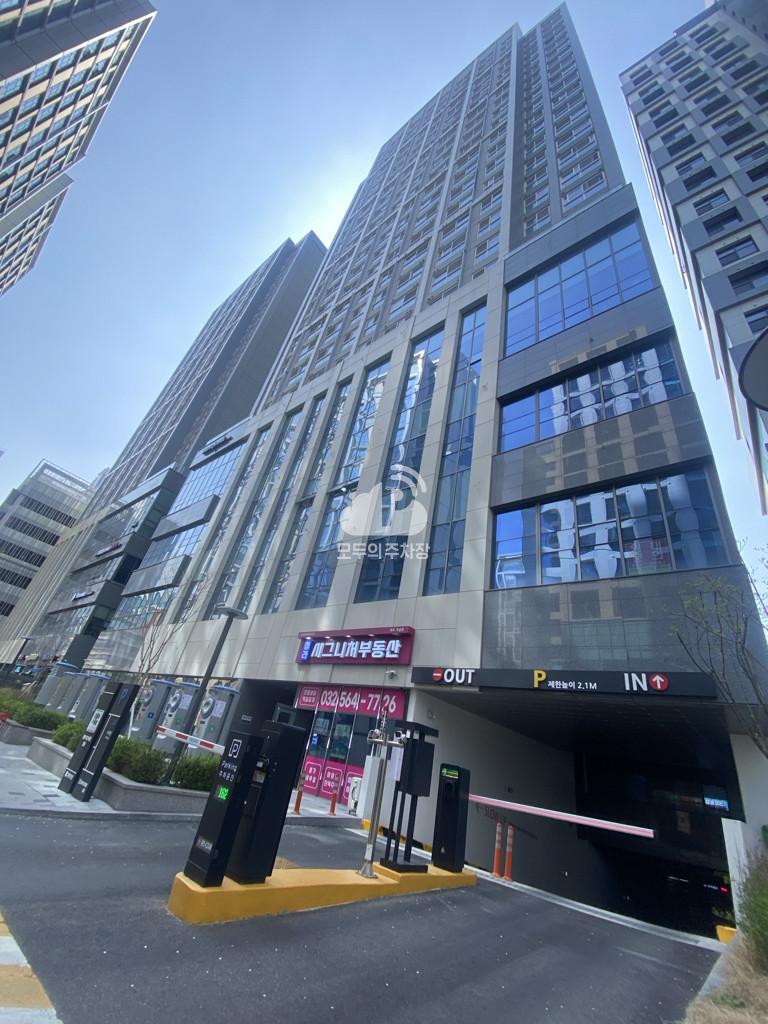 청라 큐브 시그니처 2차 주차장 이미지 2