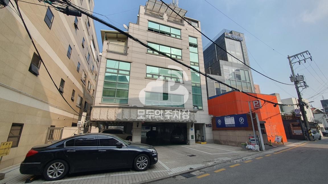 홍대 주연빌딩 민영 주차장 이미지 1