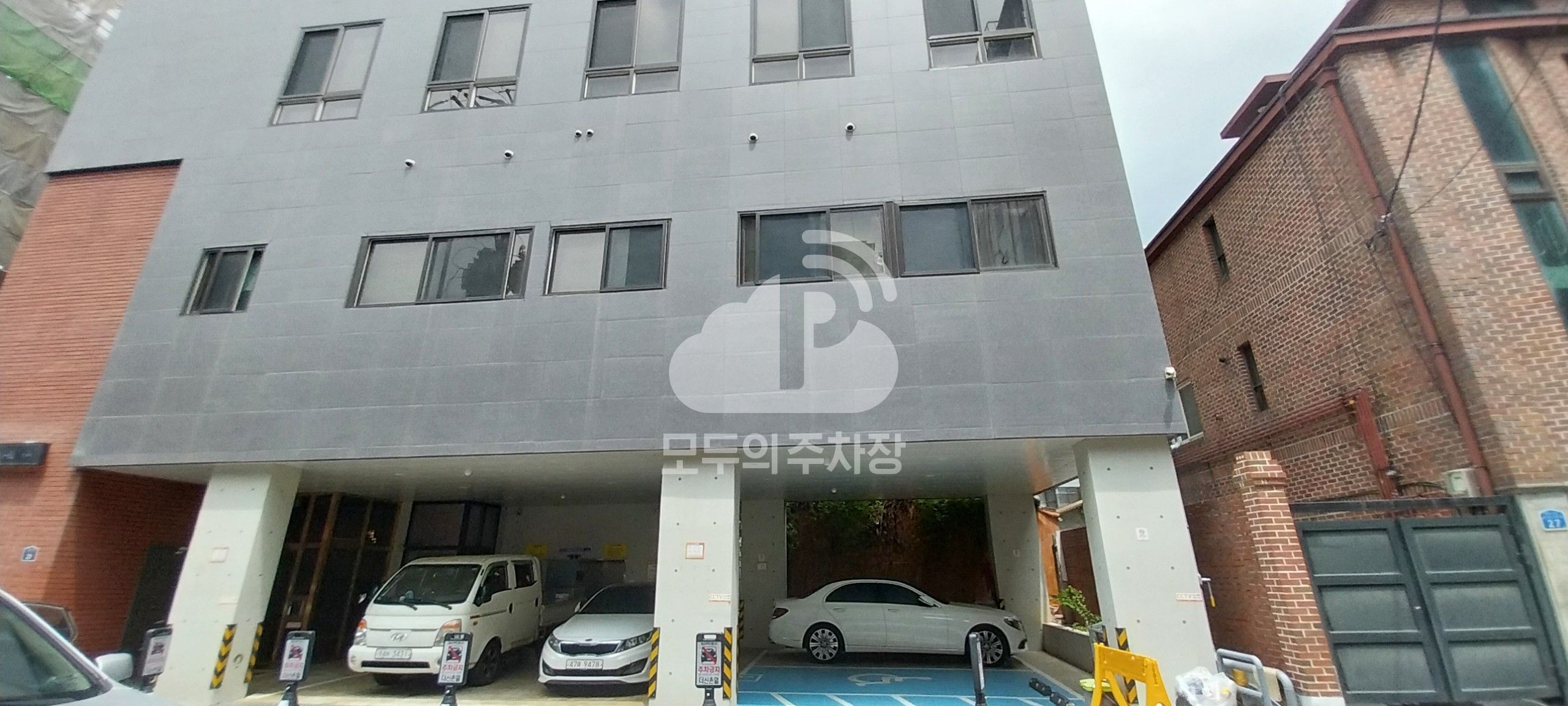 주차장 사진