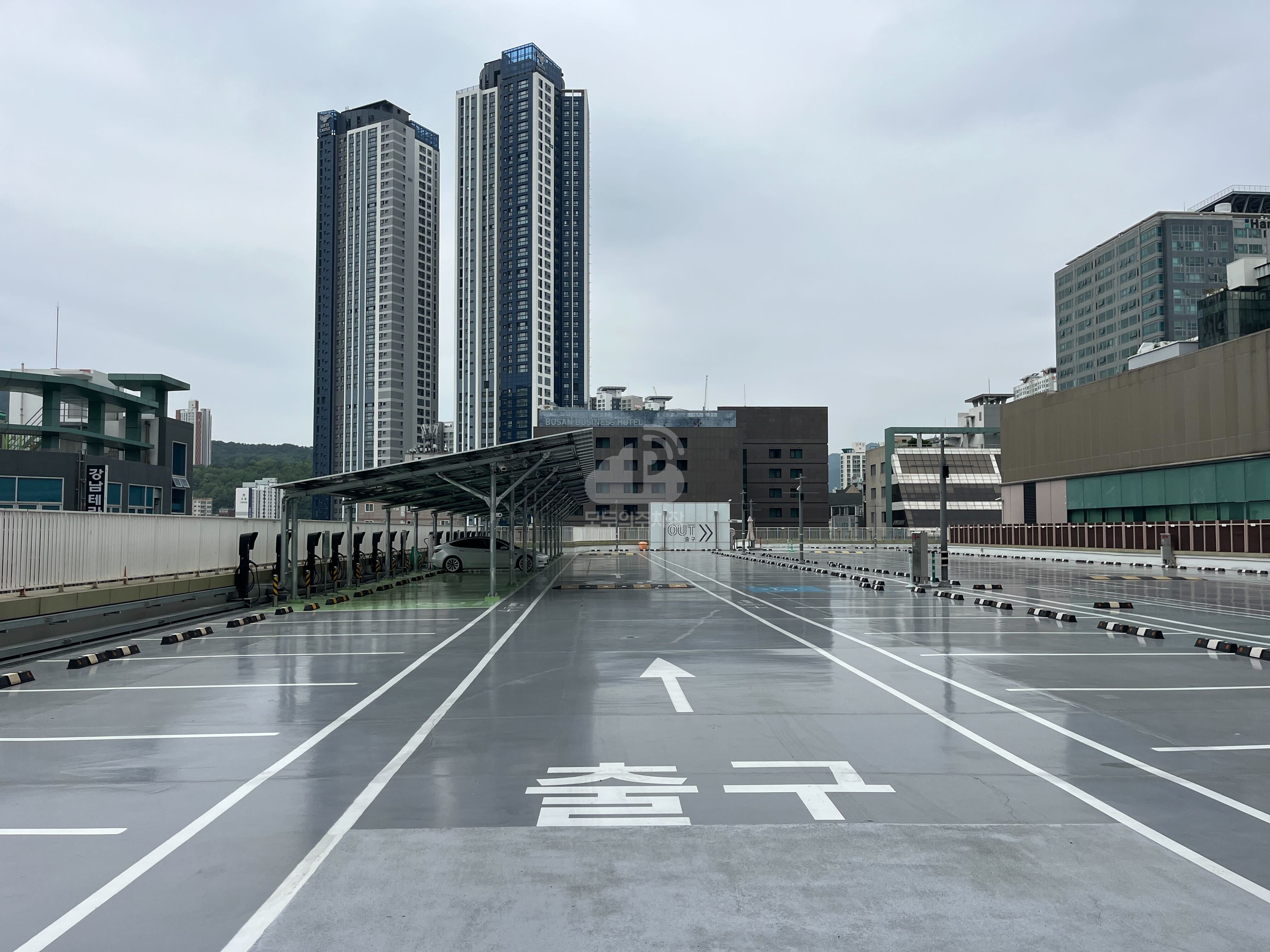주차장 사진