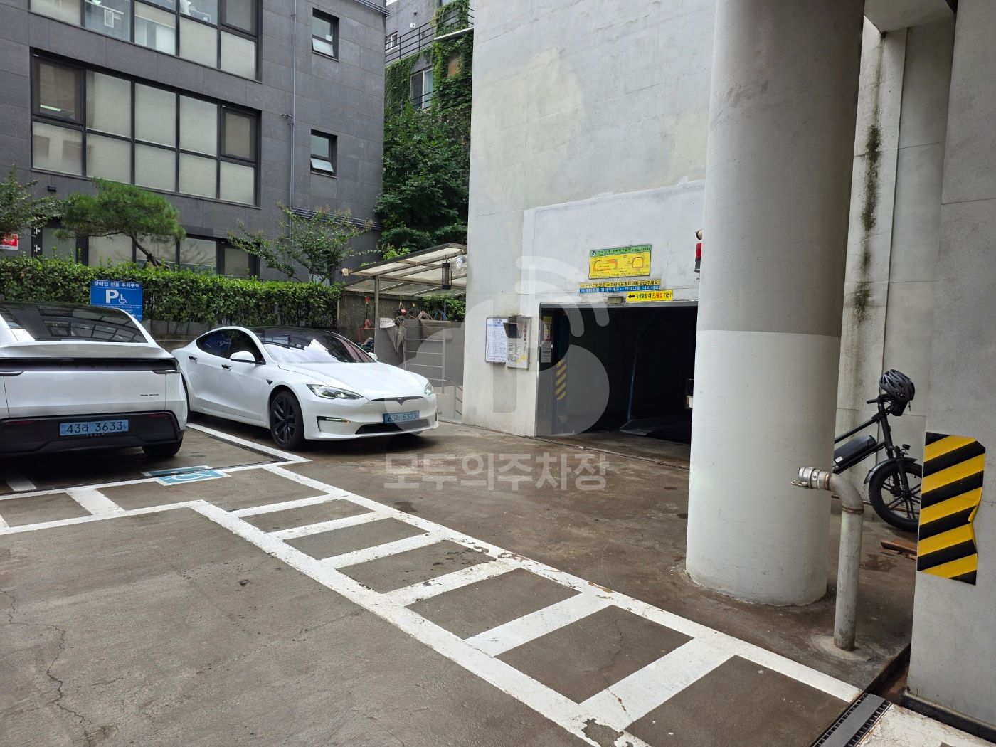 주차장 사진