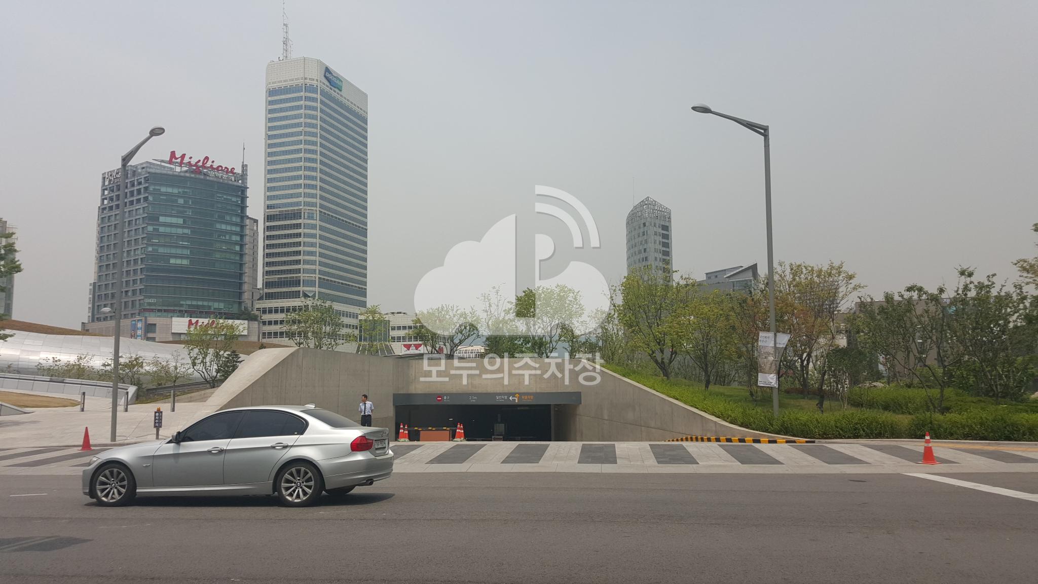 동대문디자인플라자 주차장 이미지 1
