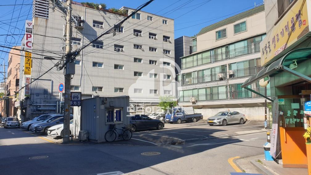 길동 민영 주차장 이미지 1