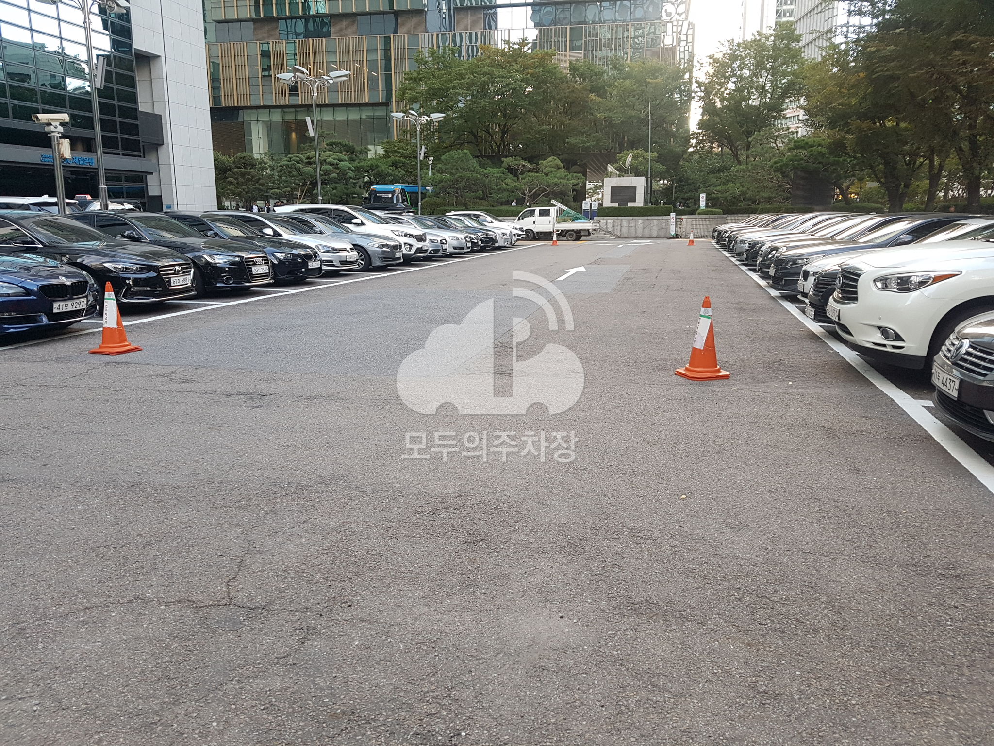 주차장 사진