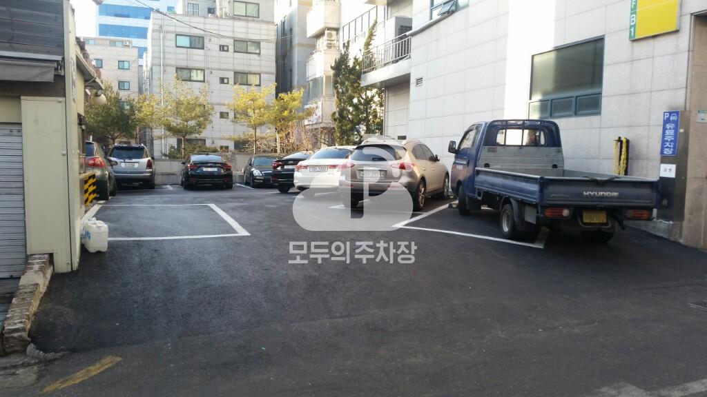 대영빌딩 유료 주차장 이미지 2