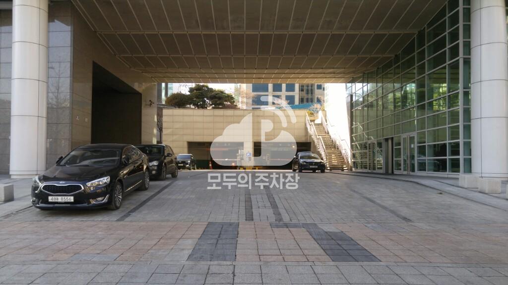 신영빌딩 주차장 이미지 2