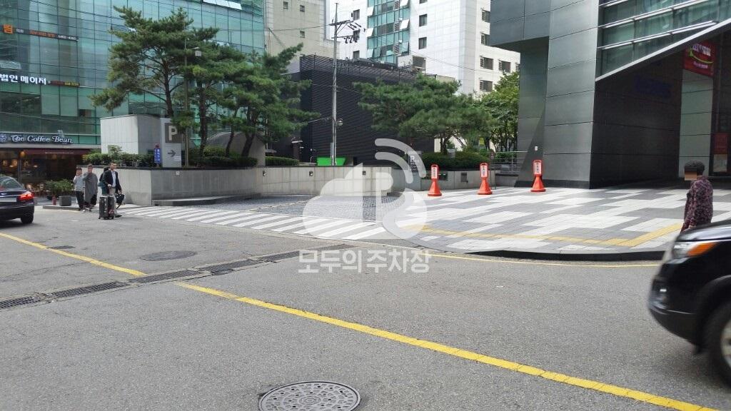 포스코 P&S빌딩 주차장 이미지 1