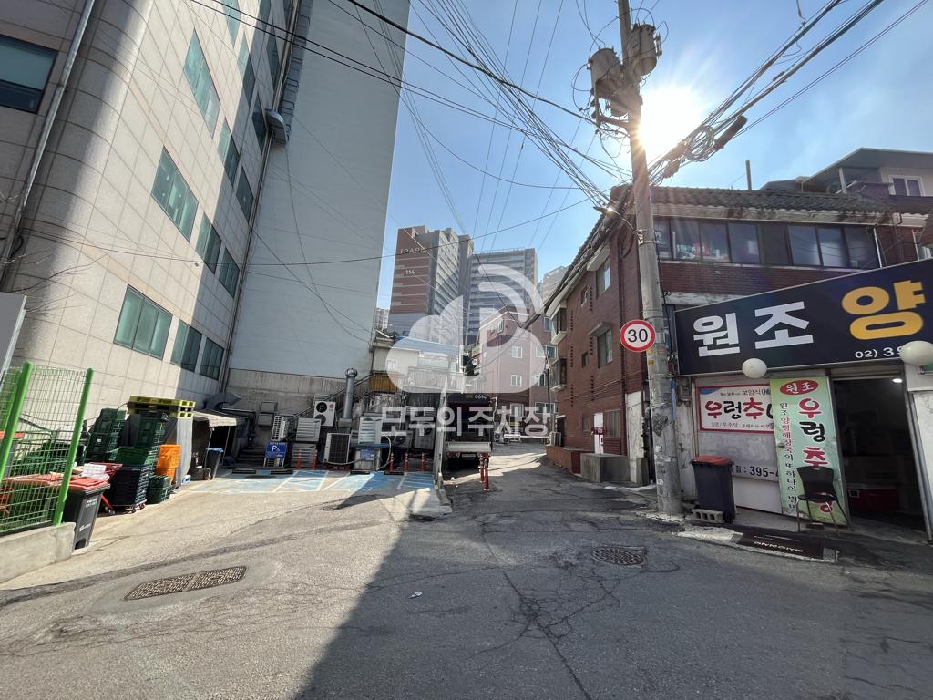 유료 민영 주차장 이미지 1