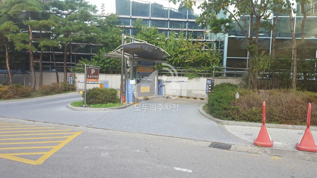 서울여성프라자 주차장 이미지 2