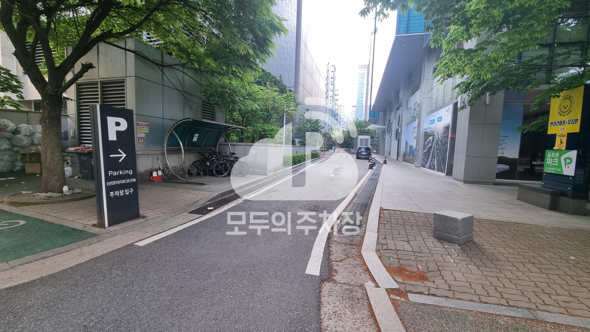 상암IT타워 주차장 이미지 2