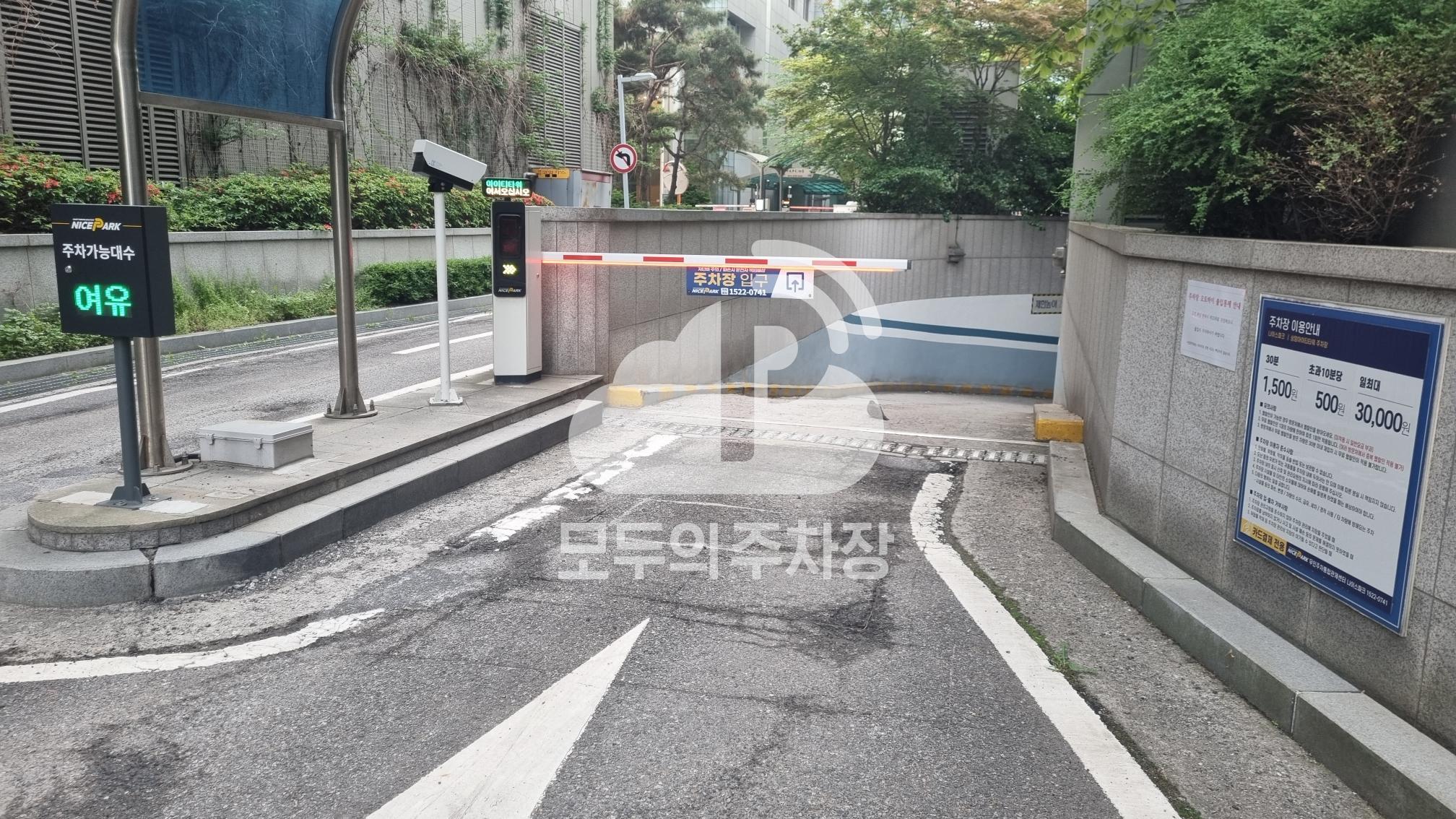 상암IT타워 주차장 이미지 3