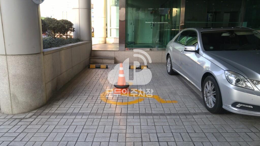 나래타워 주차장 이미지 2