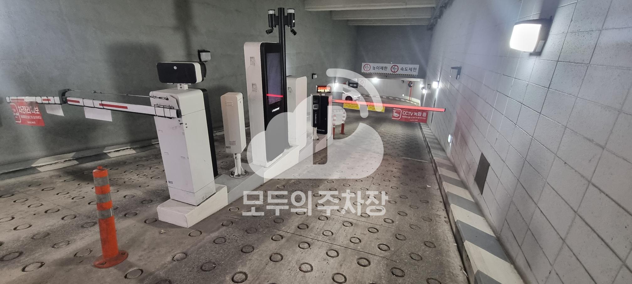 슬로우 스퀘어 주차장 이미지 3