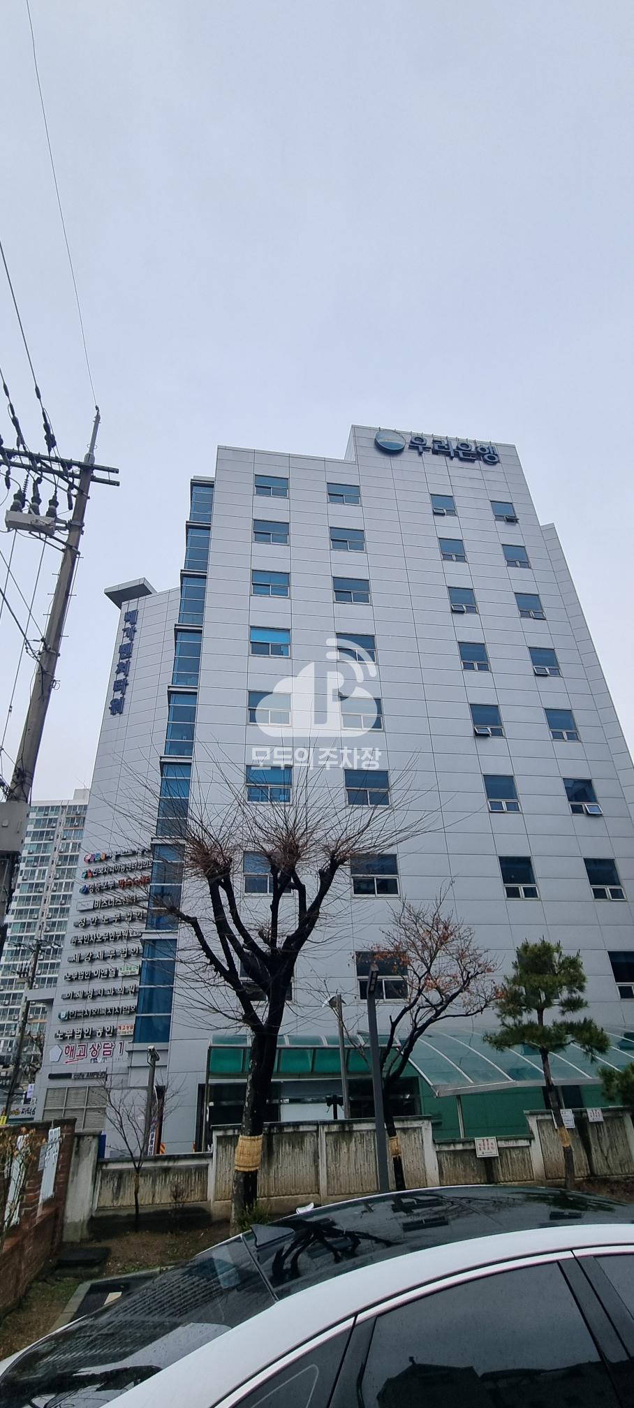 메가벤처타워 주차장 이미지 1