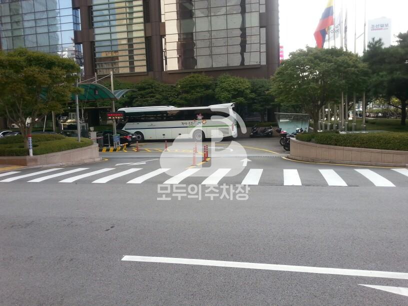 교보빌딩 주차장 이미지 1