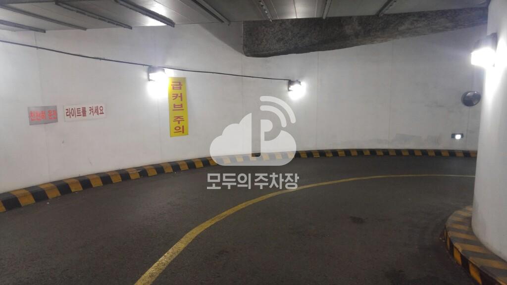 국일관드림펠리스 주차장 이미지 3