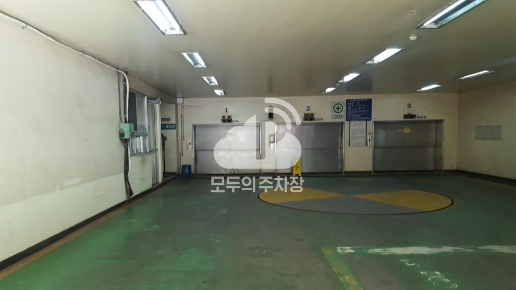 뉴시티빌딩 주차장 이미지 2