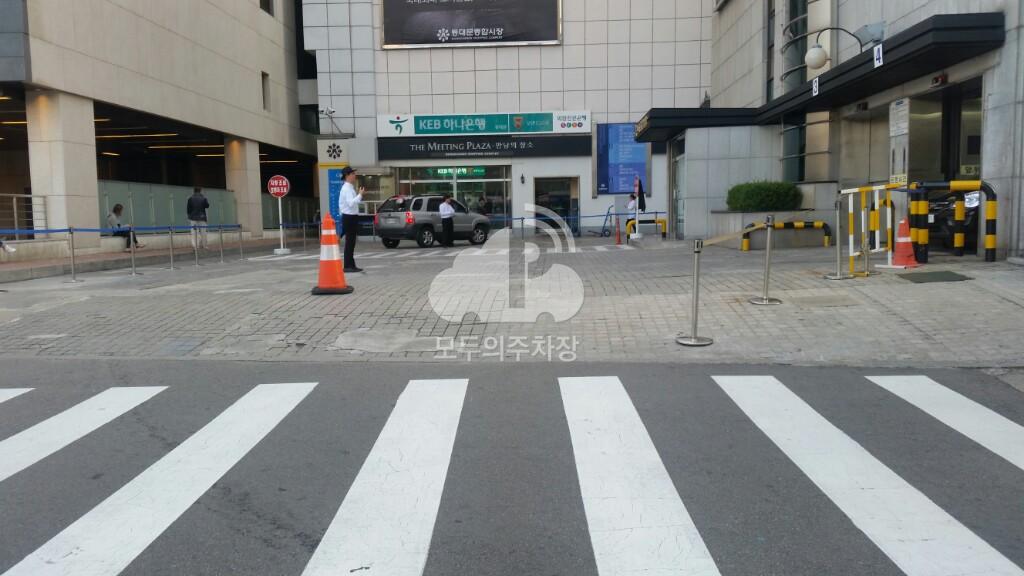동대문쇼핑타운 주차장 이미지 1