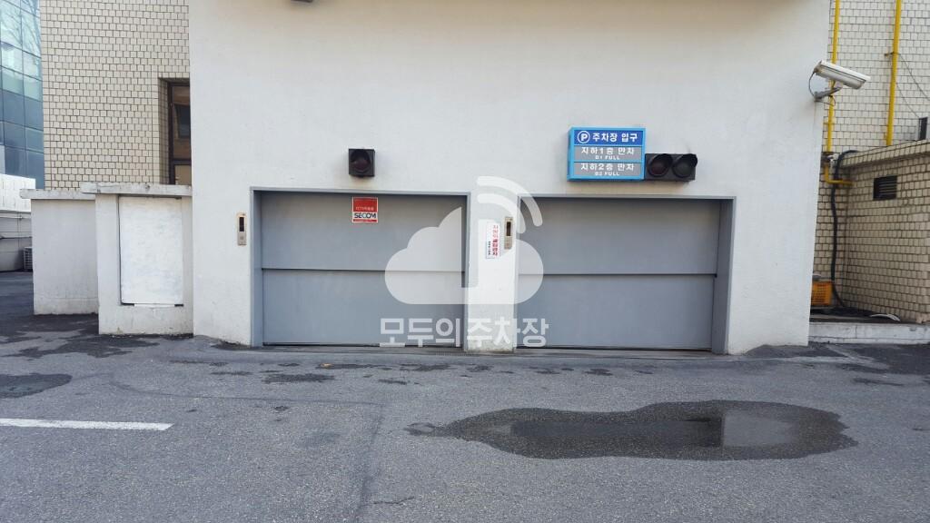 라이온스회관 주차장 이미지 7