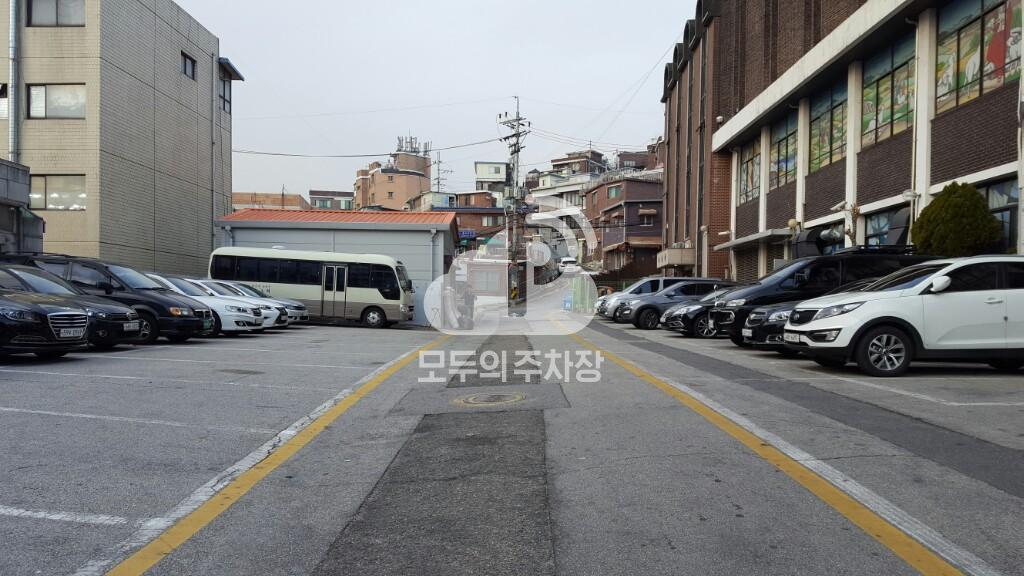 중앙성결교회 주차장 이미지 1