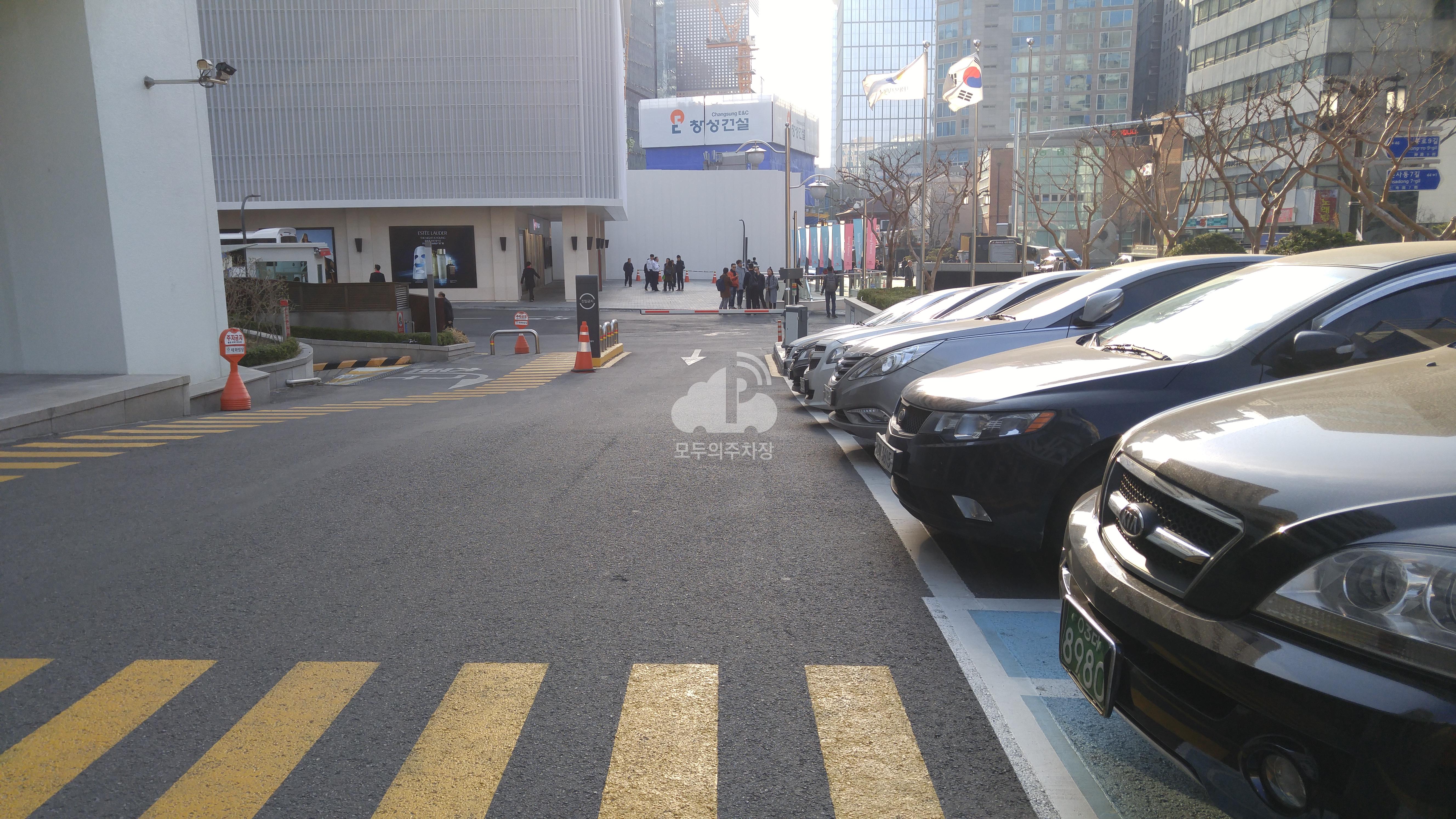 태화빌딩 주차장 이미지 2