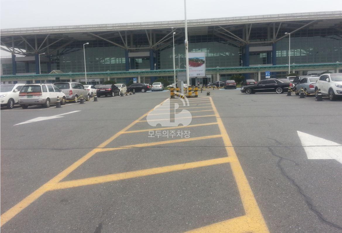 청주공항 주차장 이미지 2