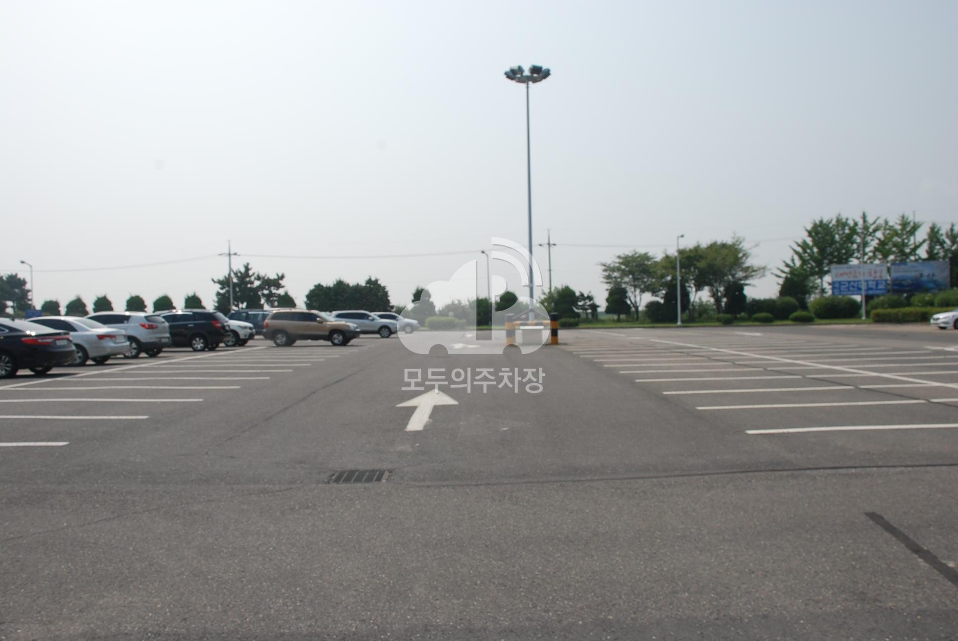 군산공항 주차장 이미지 2