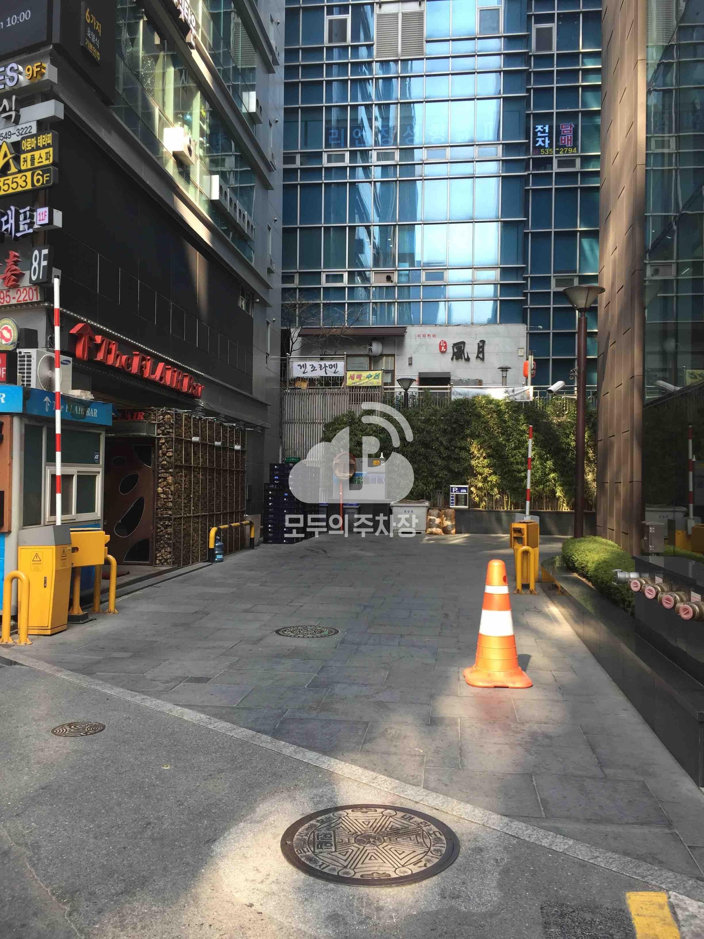투루파킹 W타워 주차장 이미지 1