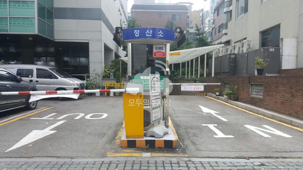 푸른솔도서관 주차장 이미지 1