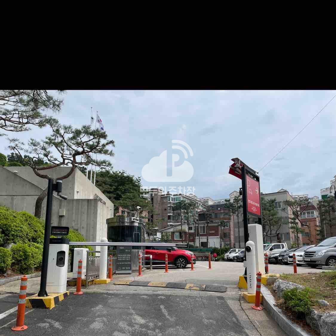 은평구립도서관 주차장 이미지 1