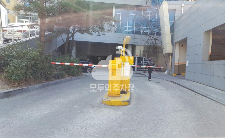 회현체육센터 주차장 이미지 2