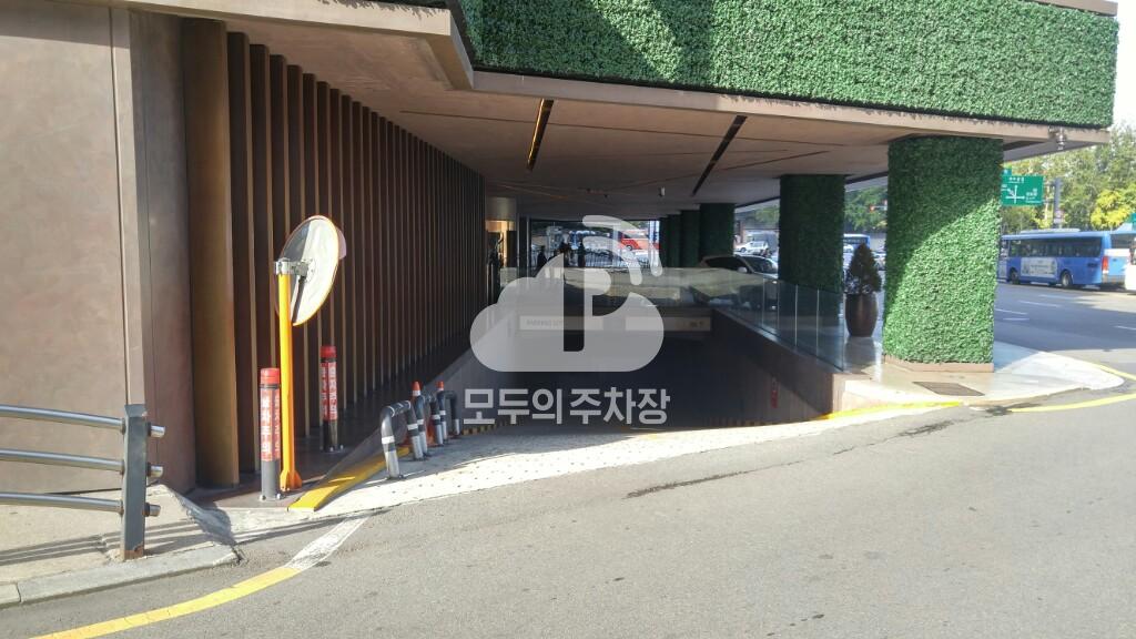 플라자호텔 주차장 이미지 2